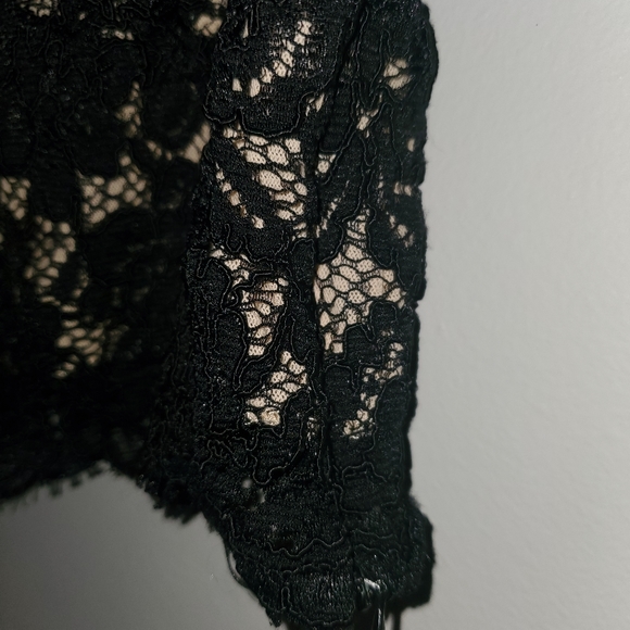 Black lace crop top - Picture 8 of 10